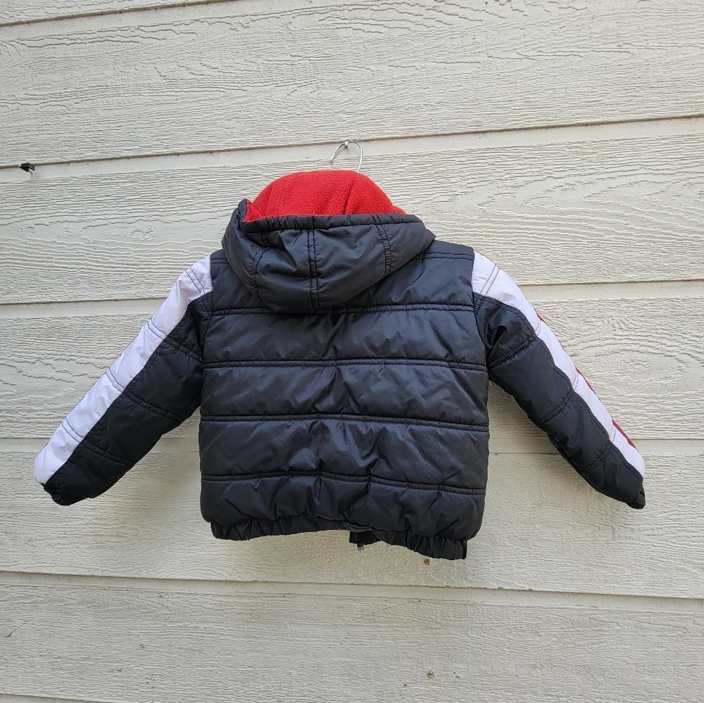 Jordán fleece lined boy's jacket size 3T color black and red